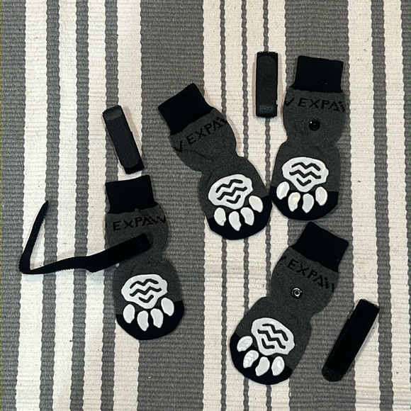 NWB EXPAWLORER .. DOGGIE SOCKS - Picture 3 of 9